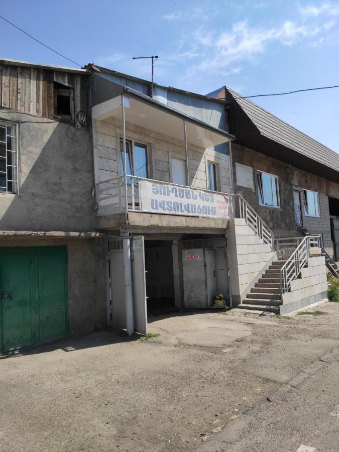 Sevan Em & Yu Exteriér fotografie